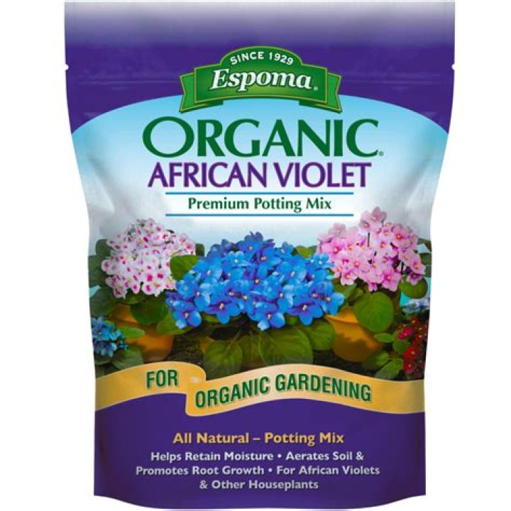 Do African violets need special potting soil?