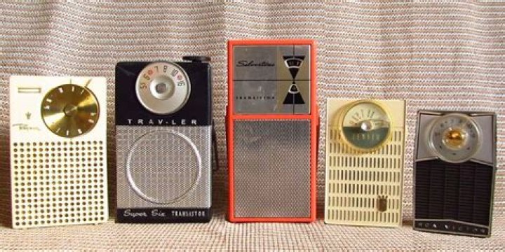 When was the first transistor radio invented?